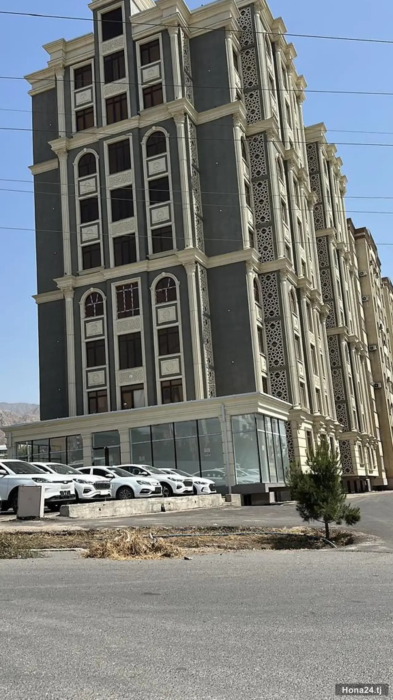 4-комн. квартира, 18-й мкр, 155 м²