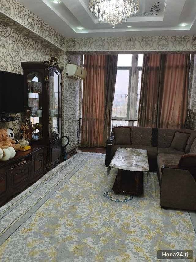 3-комн. квартира, Стадион, 83 м²