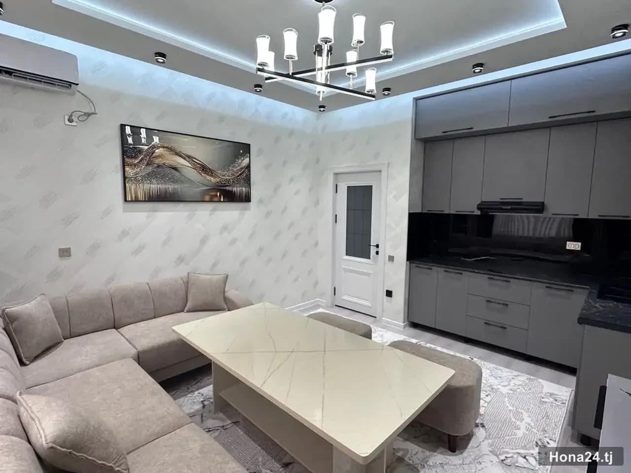 2-комн. квартира, 8-й мкр, 55 м²
