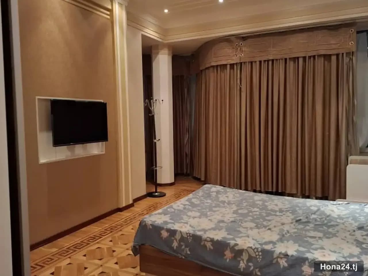 4-комн. квартира, 31 мкр, 200 м²