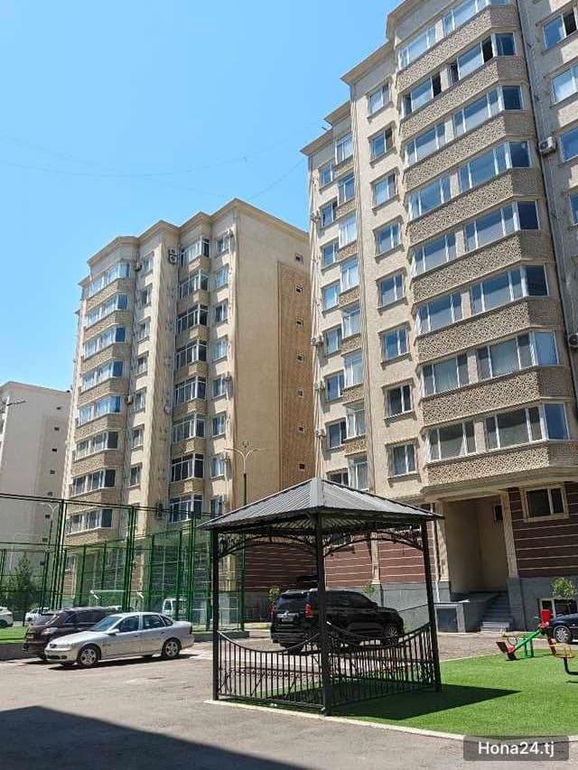 3-хонагӣ манзил, 8-ум мкр, 75 м²