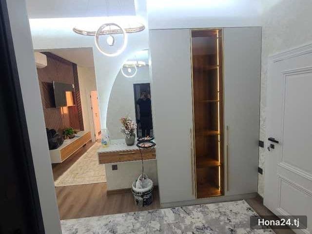 2-комн. квартира, 31 мкр, 70 м²