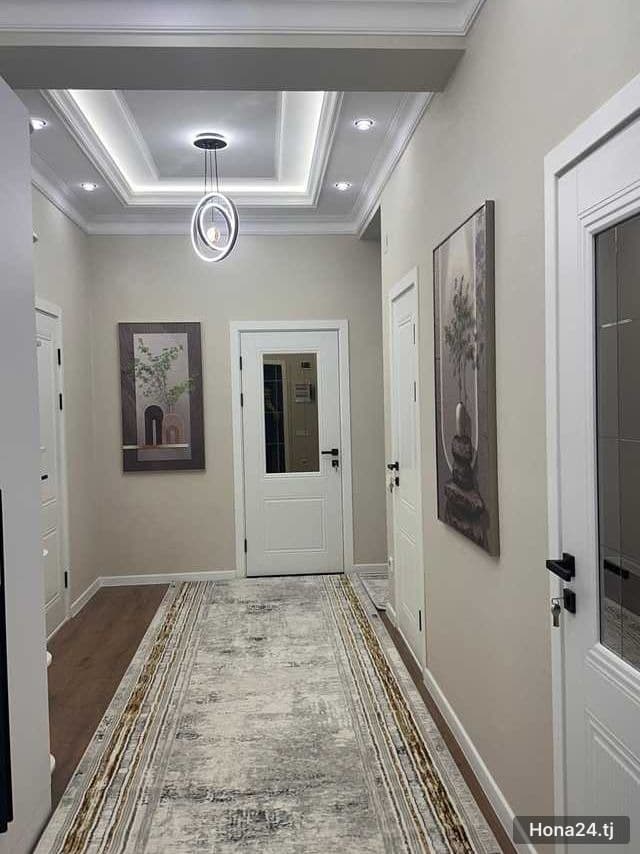 3-комн. квартира, 19-й мкр, 87 м²